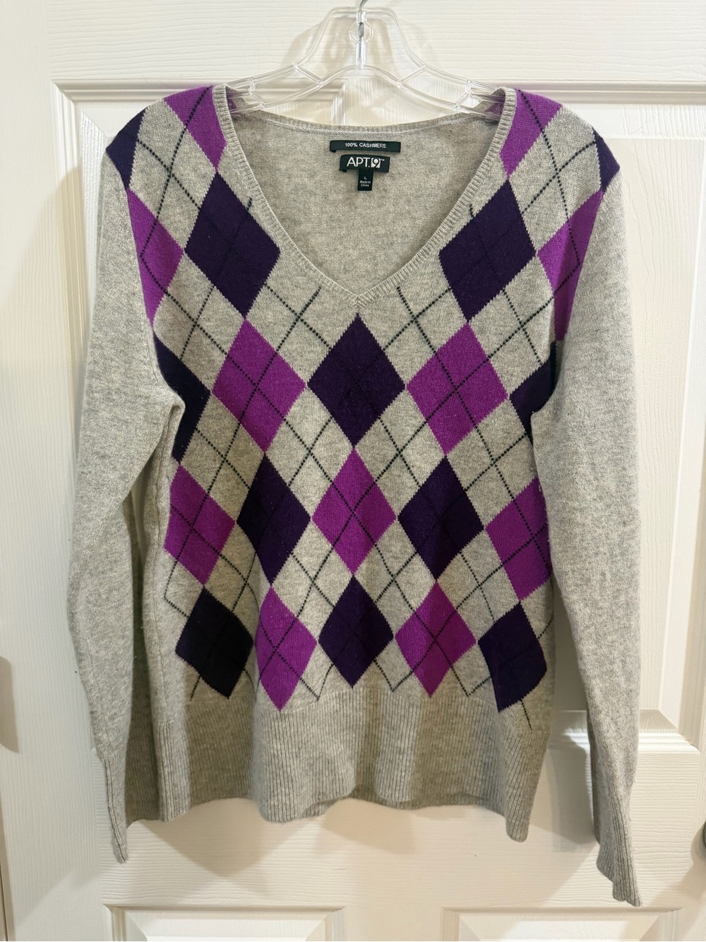 Apt. 9 100% Cashmere Argyle V-Neck Sweater